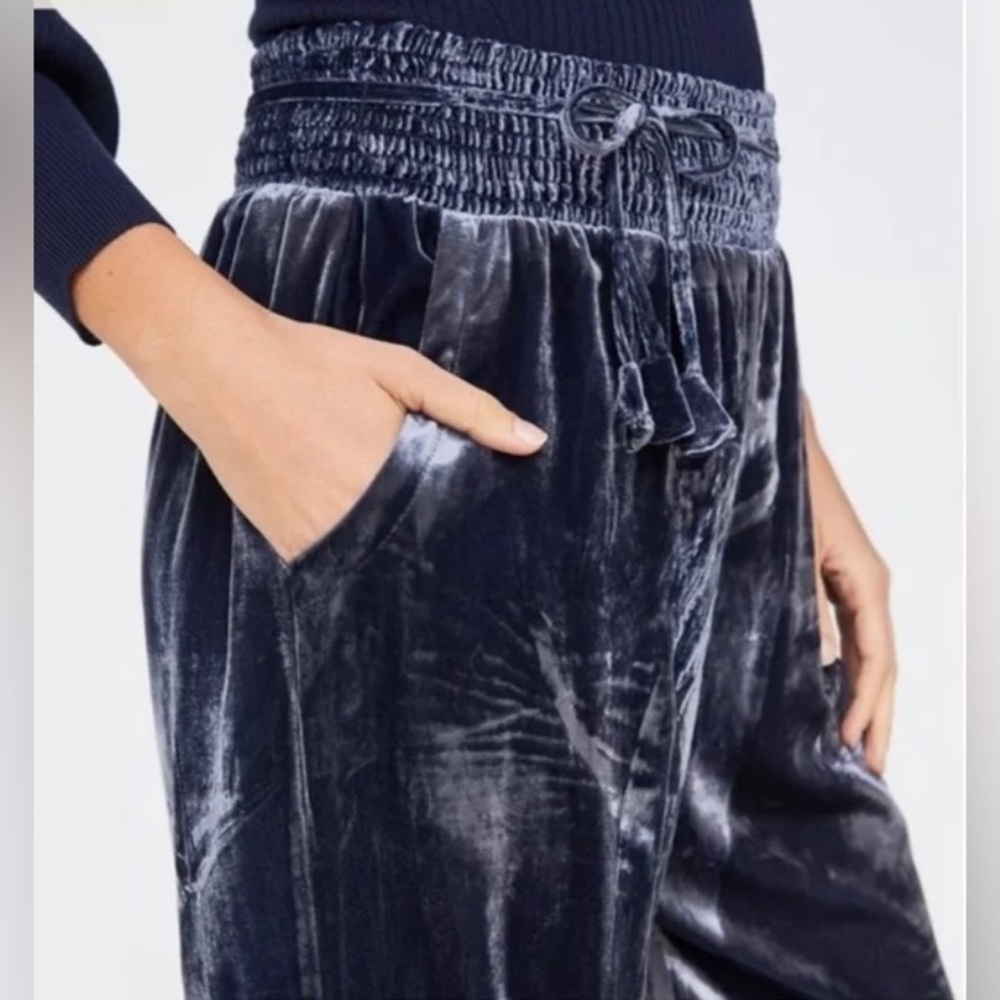 ANTHROPOLOGIE Gloria Jogger Pants Crushed Velvet Baggy Cozy Navy Blue Large NWOT - Picture 2 of 14